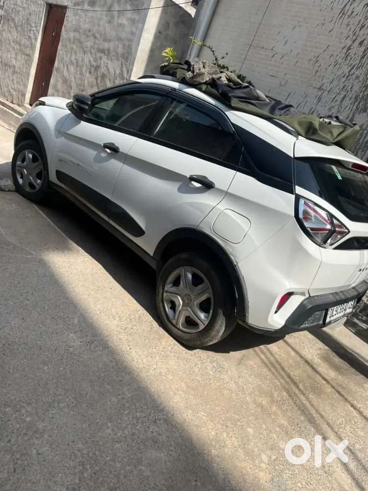 Tata Nexon Xm Petrol 2023  27k Km  Company Serviced, Well Maintained
