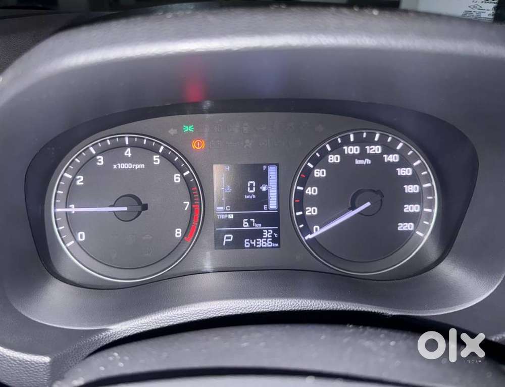Hyundai Creta White Petrol Automatic