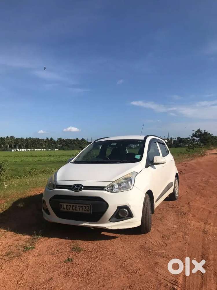 Hyundai Grand I10sportz 2015 Diesel 68750 Km Second Owner