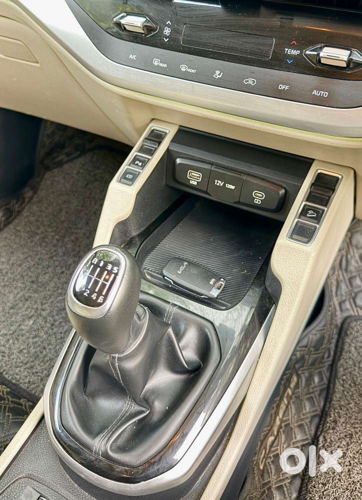 Kia Carens 1.4 Luxury 7 Str, 2022, Petrol