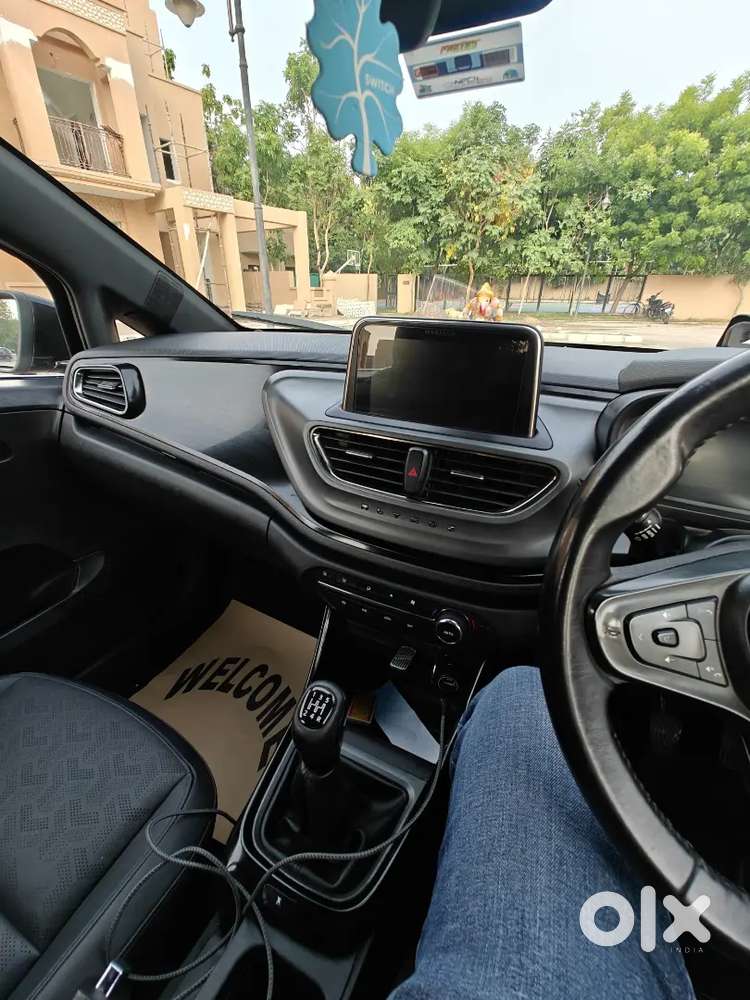 Tata Altroz Dark Edition– Excellent Condition, Company Serviced