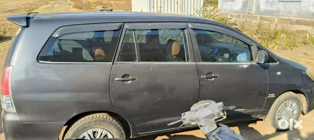 Toyota Innova 2011 Diesel 98000 Km Driven