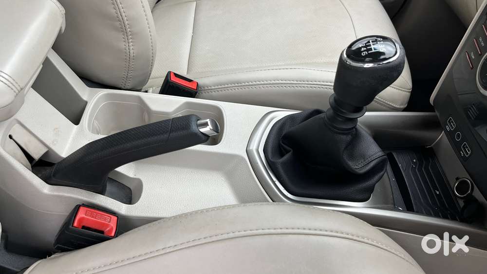 Mahindra Xuv300 W8, 2020, Petrol