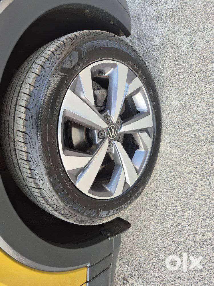 Volkswagen Taigun Topline 1.0 Tsi Mt (electric Seats), 2021, Petrol