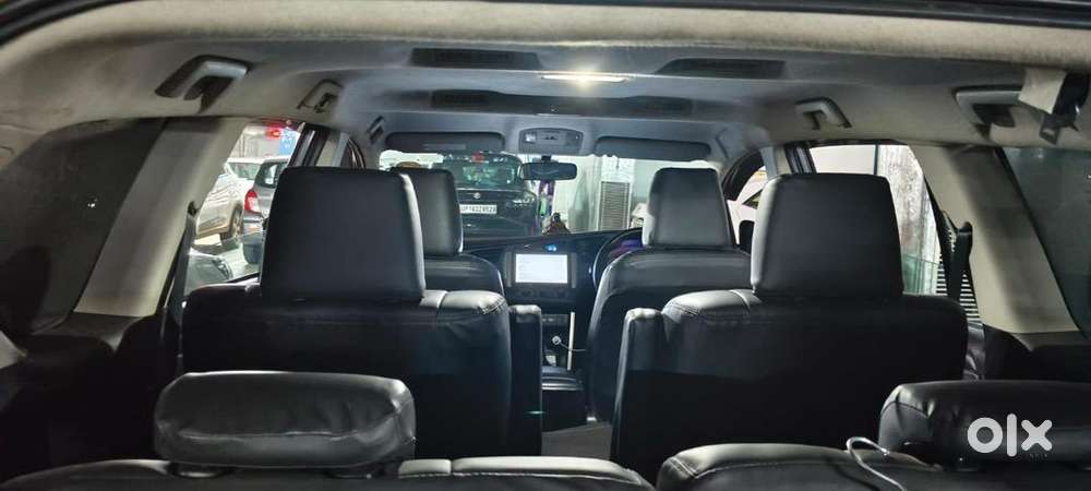 Toyota Innova Crysta 2017 Petrol Well Maintained