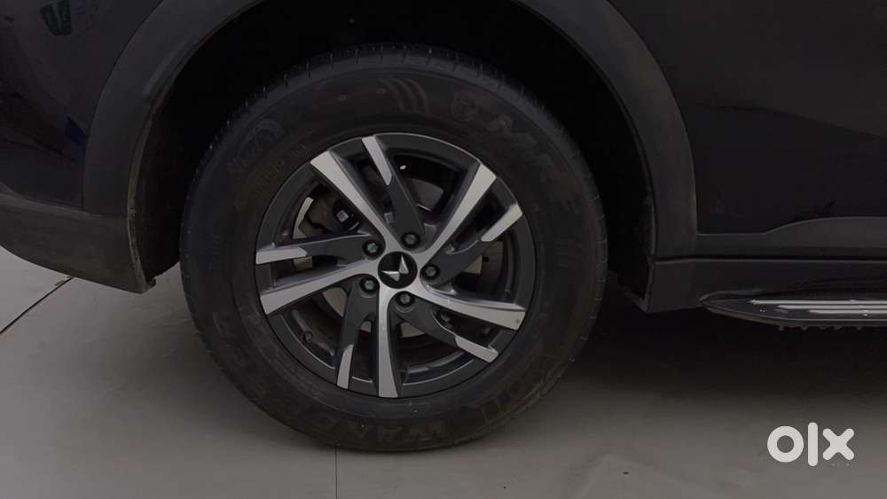 Mahindra Xuv700 2.2 Ax 5 Diesel At 7 Str, 2024, Diesel