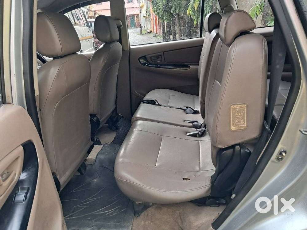 Toyota Innova 2.5 G (diesel) 8 Seater, 2016, Diesel