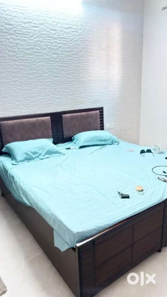 I want to sell my bed if anyone interested jus let me know..