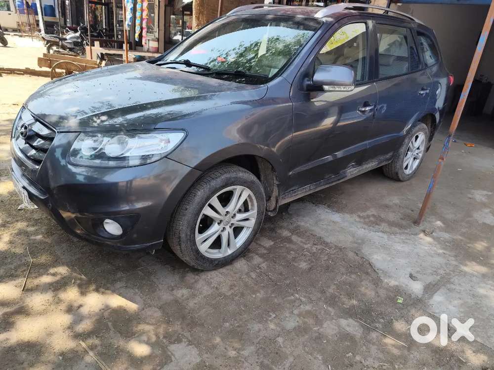 Hyundai Santa Fe 2013 Diesel 82000 Km Driven