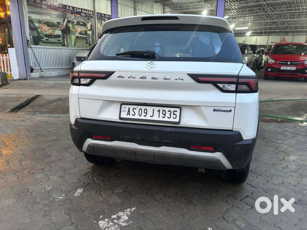 Maruti Suzuki Brezza 1.5 Zxi Plus Smart Hybrid Dual Tone, 2022, Petr..