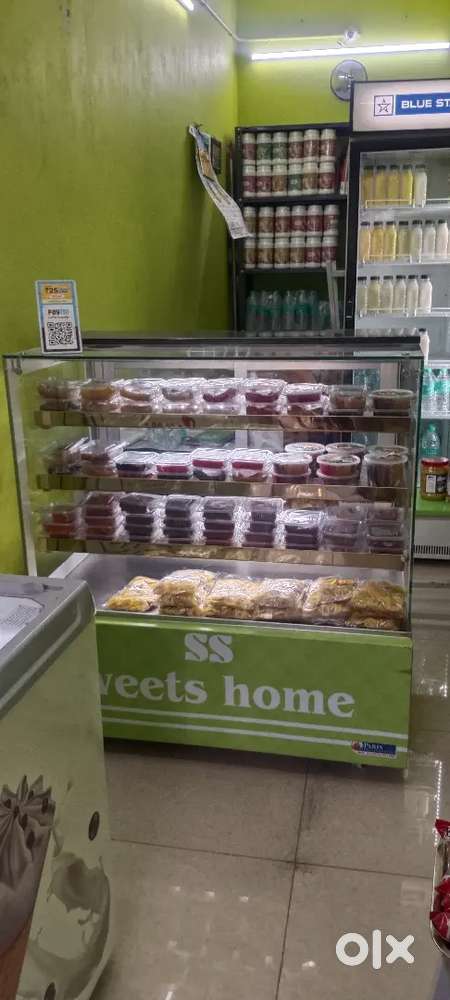 Bakery show case