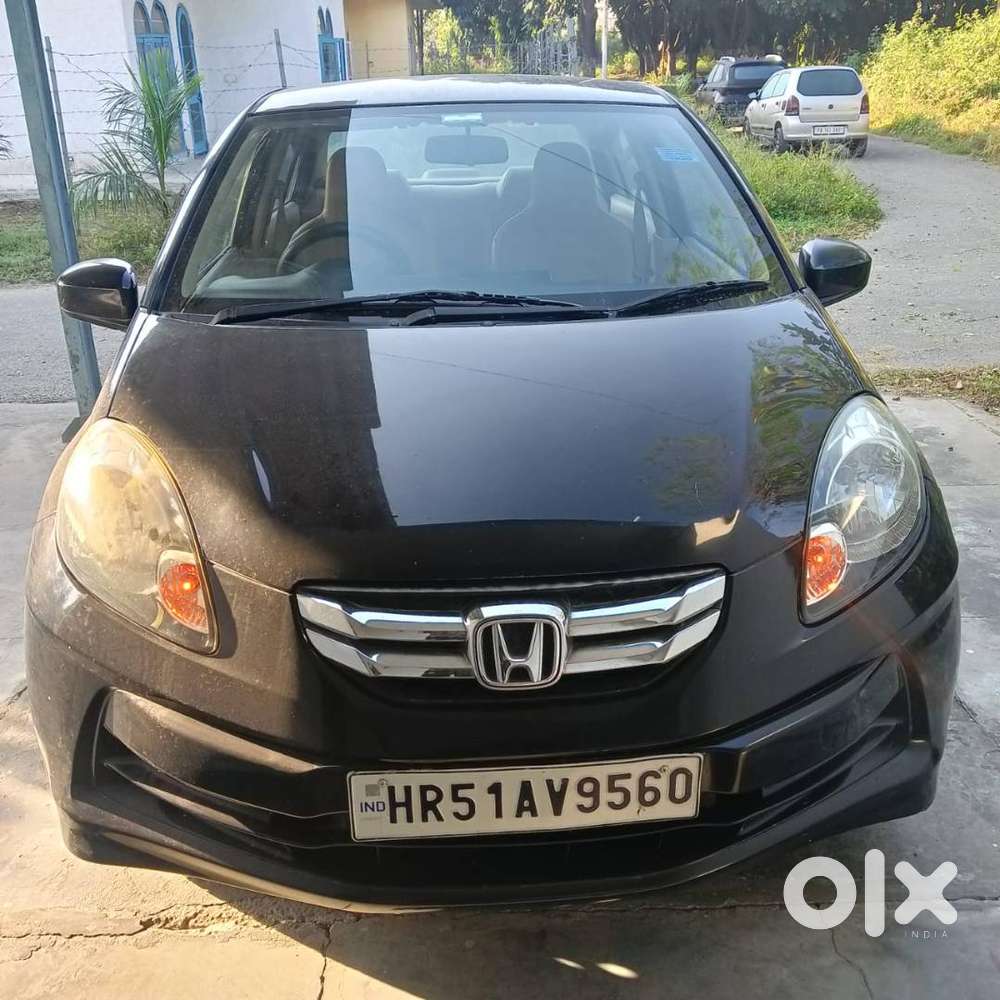 Good Condition Honda Amaze Black Color Single Handed