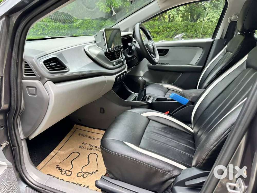 Tata Altroz 1.2 Xe, 2021, Petrol