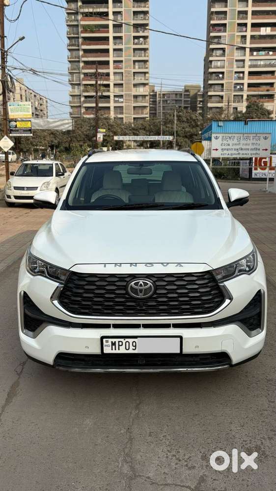 Toyota Innova Hycross 2.0 Vx Hybrid 8 Str, 2023, Petrol