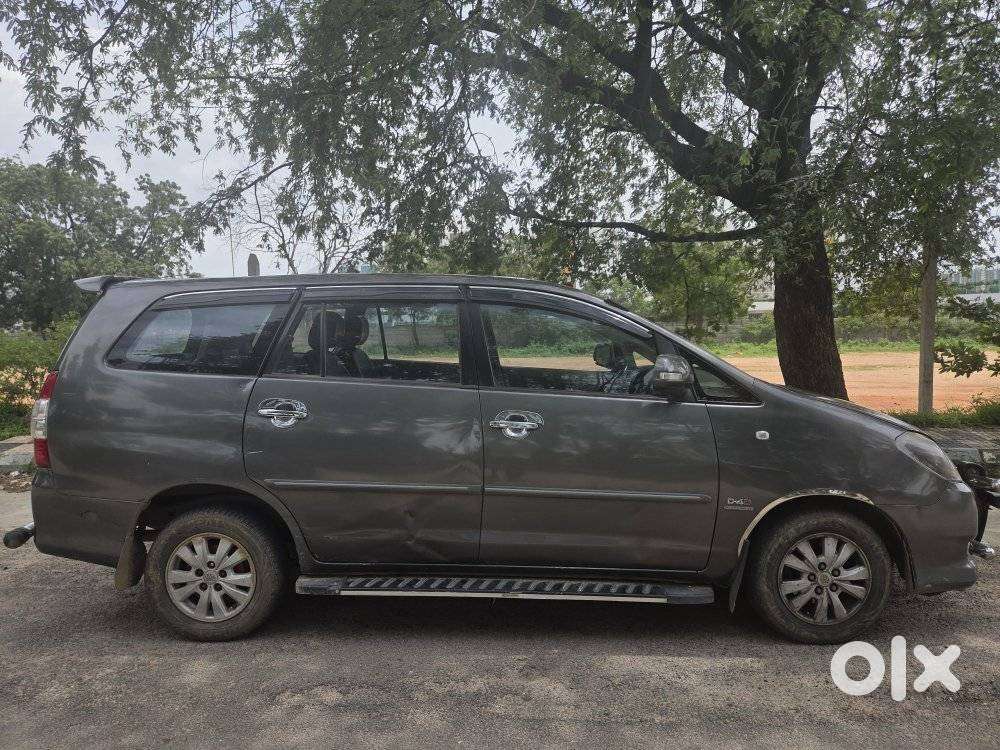 Toyota Innova 2.5 V Diesel 7-seater, 2010, Diesel