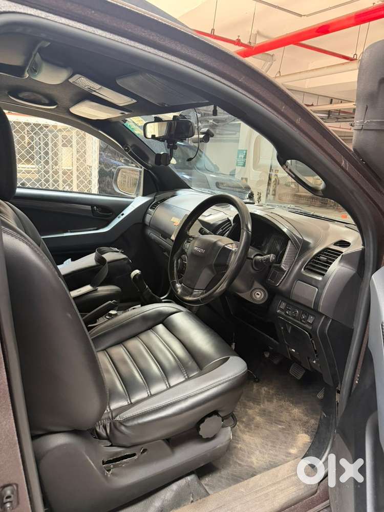Isuzu V-cross Diesel 2016 Fully Modified Off Roader