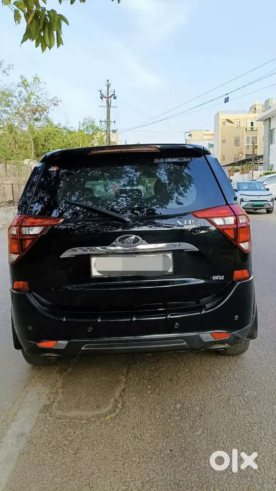 Xuv 500 W11 With Sunroof Black Colour Good Condition Car 2019 Model
