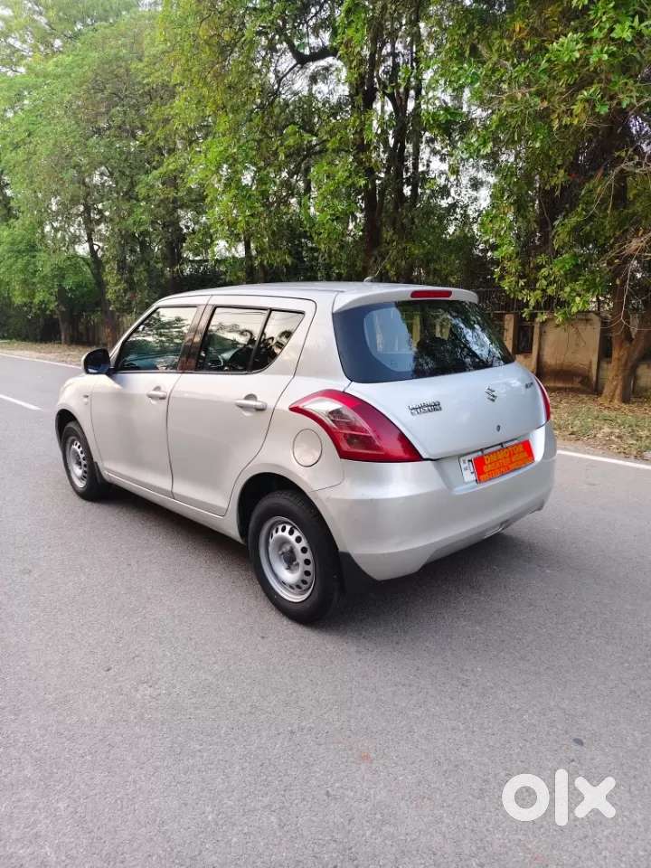 Maruti Suzuki Swift Lxi Optional-o, 2017, Petrol
