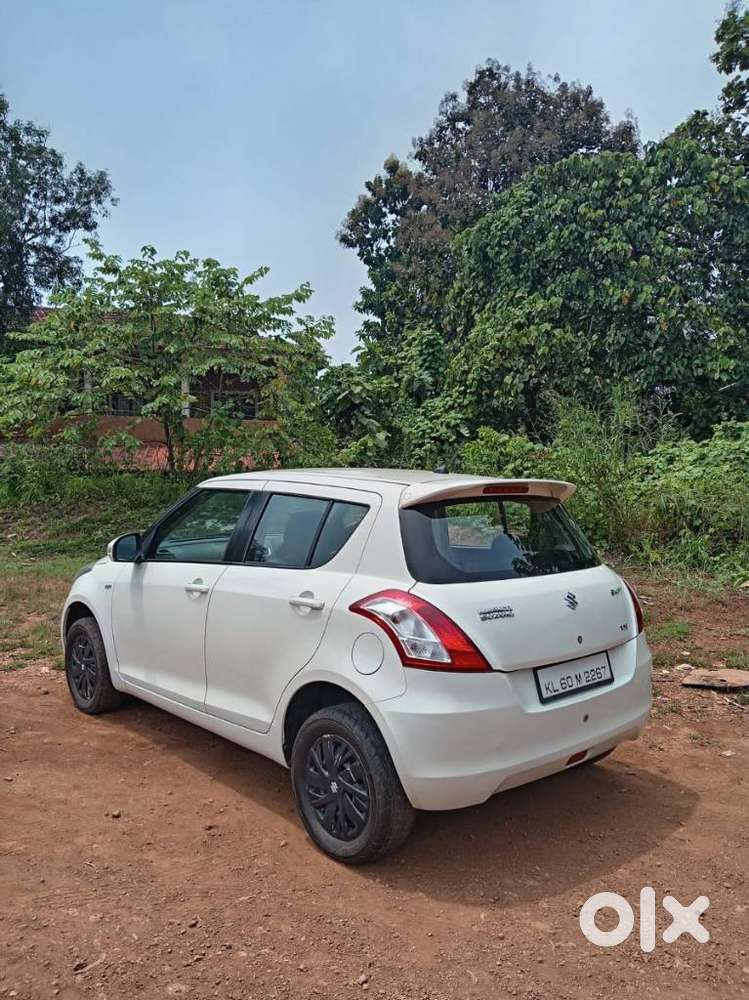 Maruti Suzuki Swift Vxi Ags, 2017, Petrol