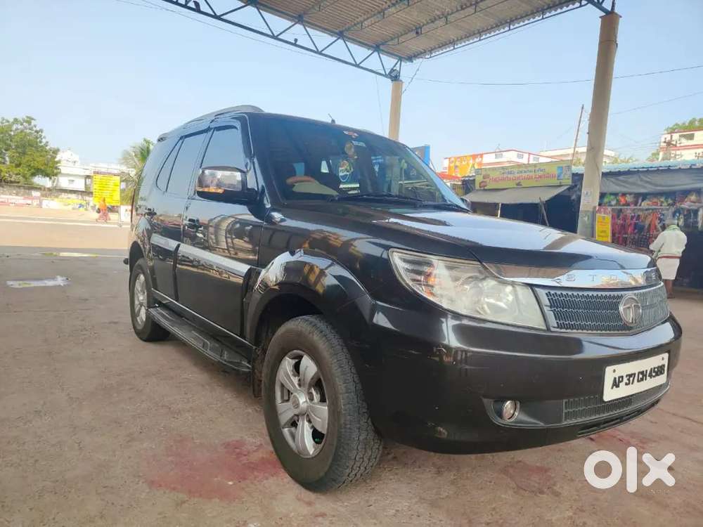 Tata Safari Storme 2015