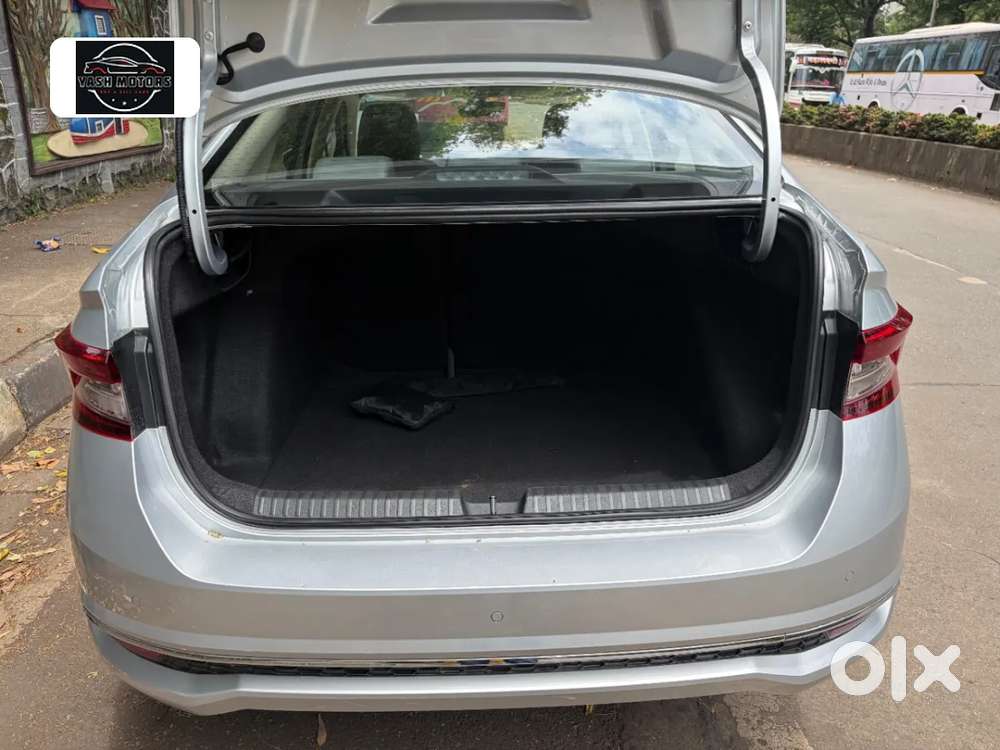Skoda Slavia Style 1.0l Tsi Mt, 2022, Petrol