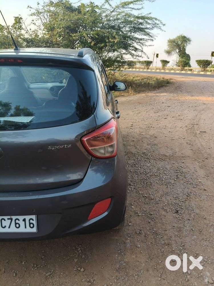 Hyundai Grand I10 2013-2016 Sportz, 2016, Petrol