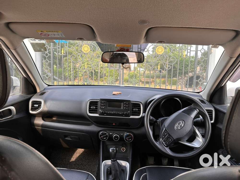 Hyundai Venue Petrol Manual 2019