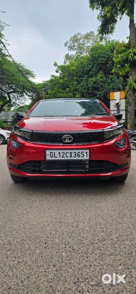 Tata Altroz 1.2 Xza Plus Dark Edition Dct, 2024, Petrol