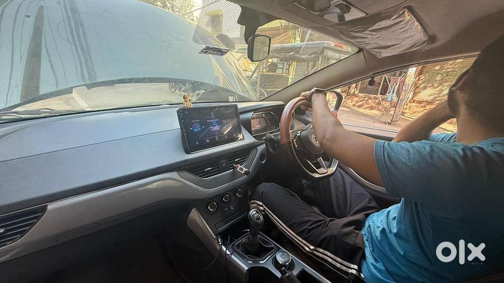 Tata Nexon 2021 : 1st Owner (manual Petrol)