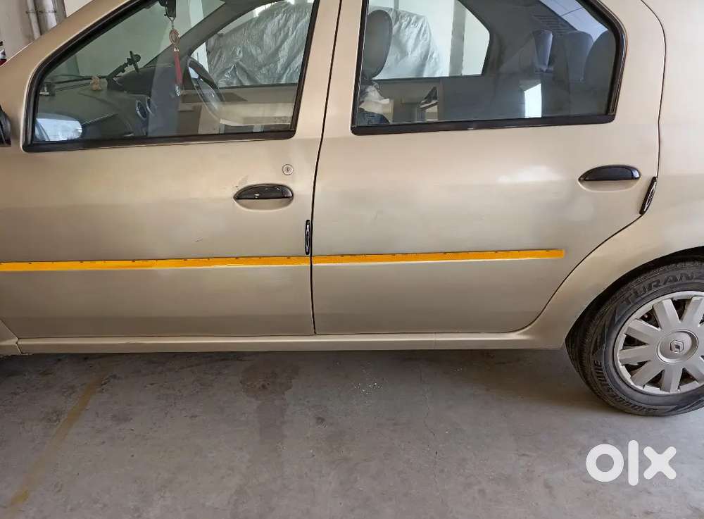 Mahindra Logan Petrol 2009
