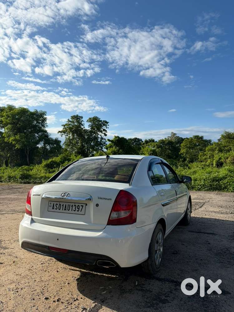 Hyundai Verna Petrol 2011