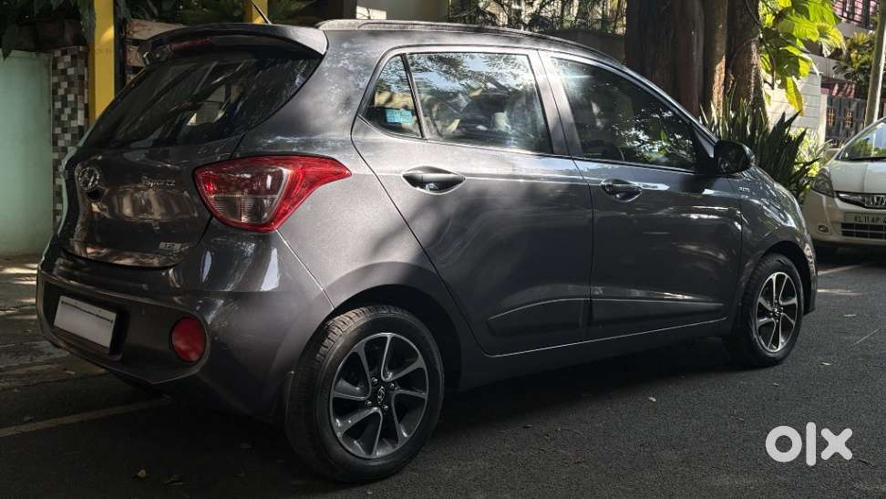 Hyundai i10 Sportz AT, 2019, Petrol