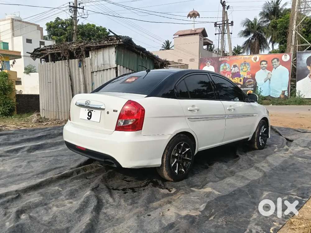 Hyundai Verna 2011 Single Number 9