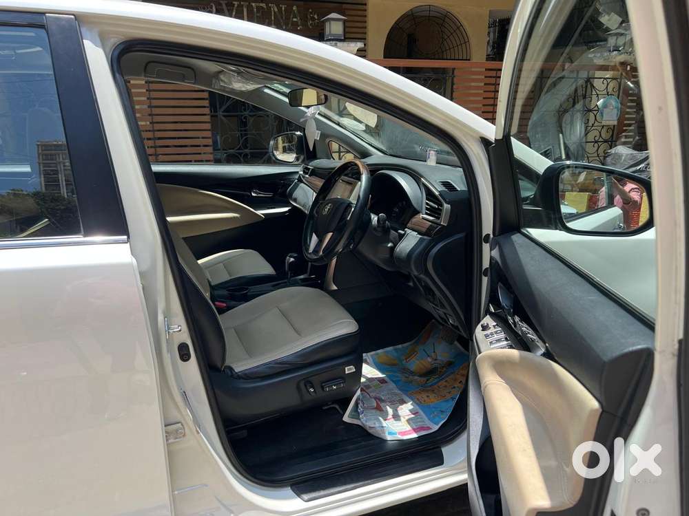 Toyota Innova Crysta 2.8z Automatic, 2016, Diesel