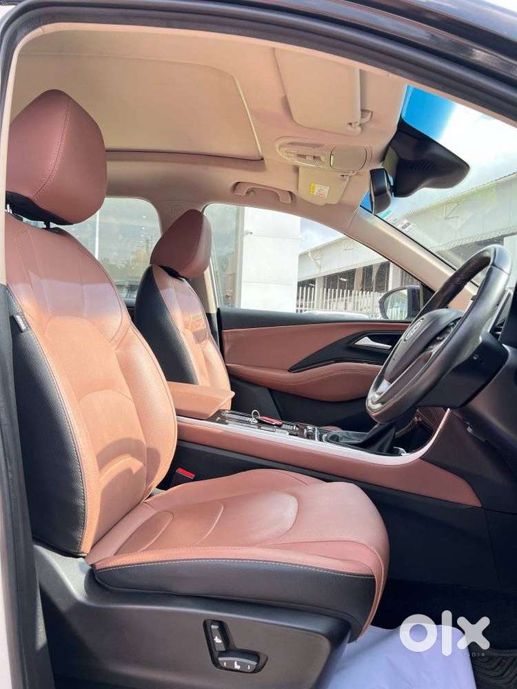 Mg Hector Plus Savvy Pro 1.5 Turbo Petrol Cvt 7 Str Dual Tone, 2023,..