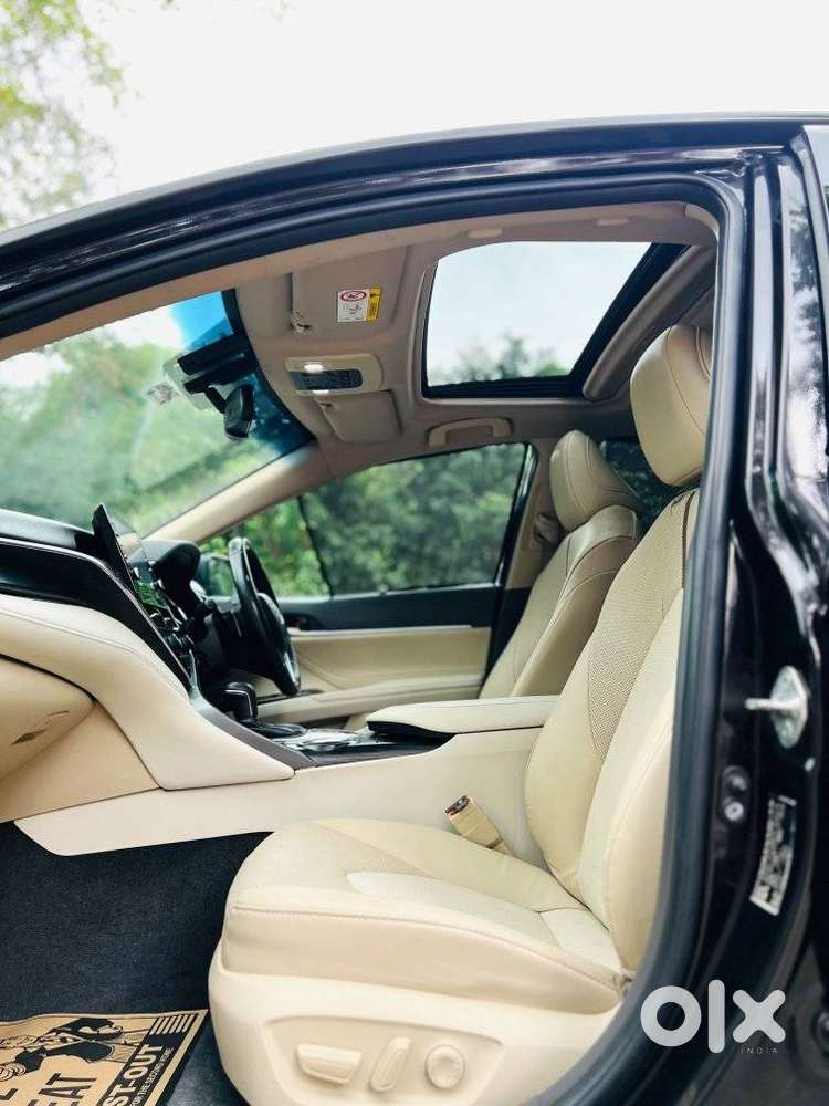 Toyota Camry Hybrid, 2022, Petrol
