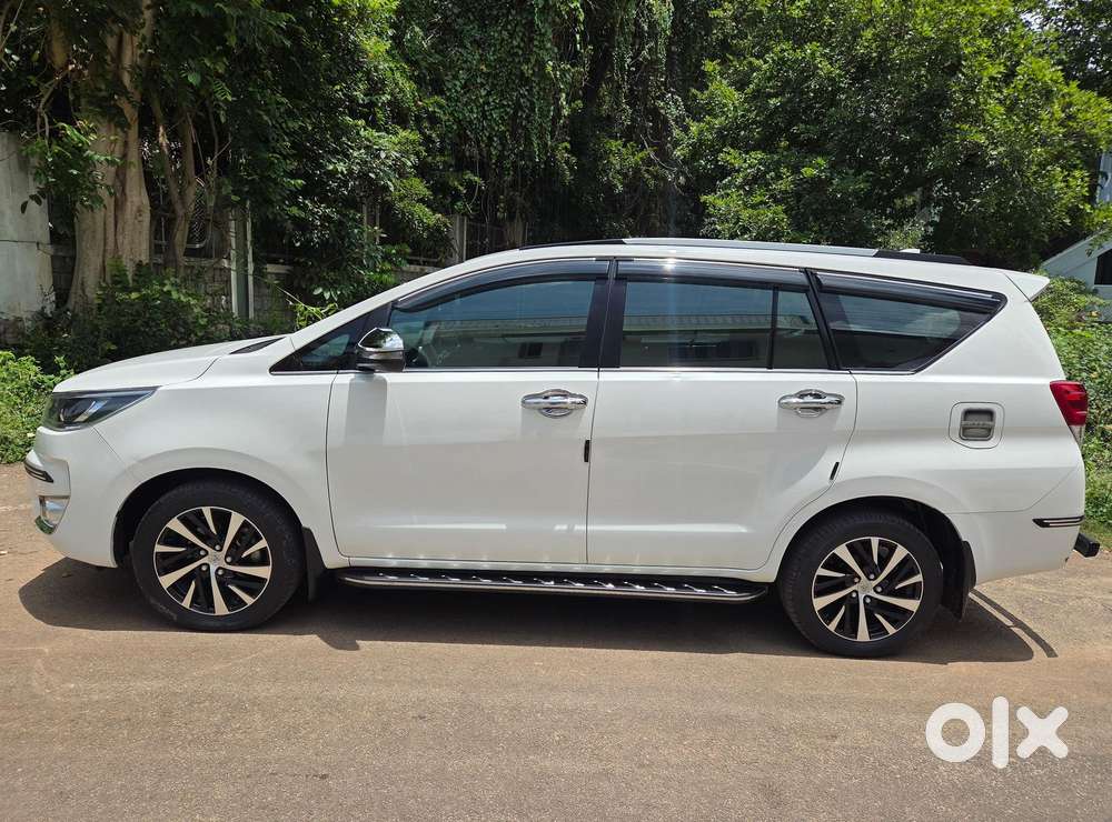 Toyota Innova Crysta 2.4 Z 7 Str, 2025, Diesel