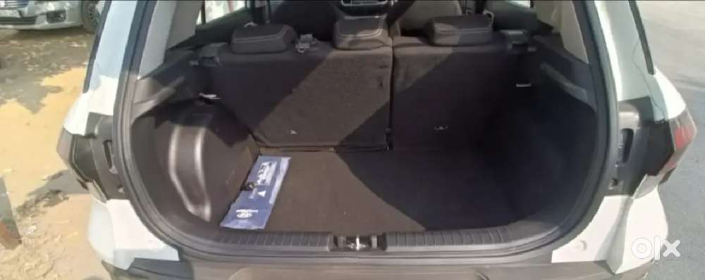 Hyundai Venue 2024 S Petrol 19,000 Km Driven Showroom Condition.