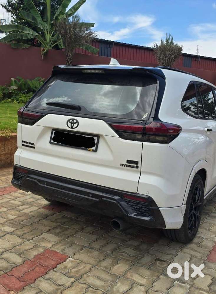 Toyota Innova Hycross 2.0 Zx Hybrid 7 Str, 2024, Petrol