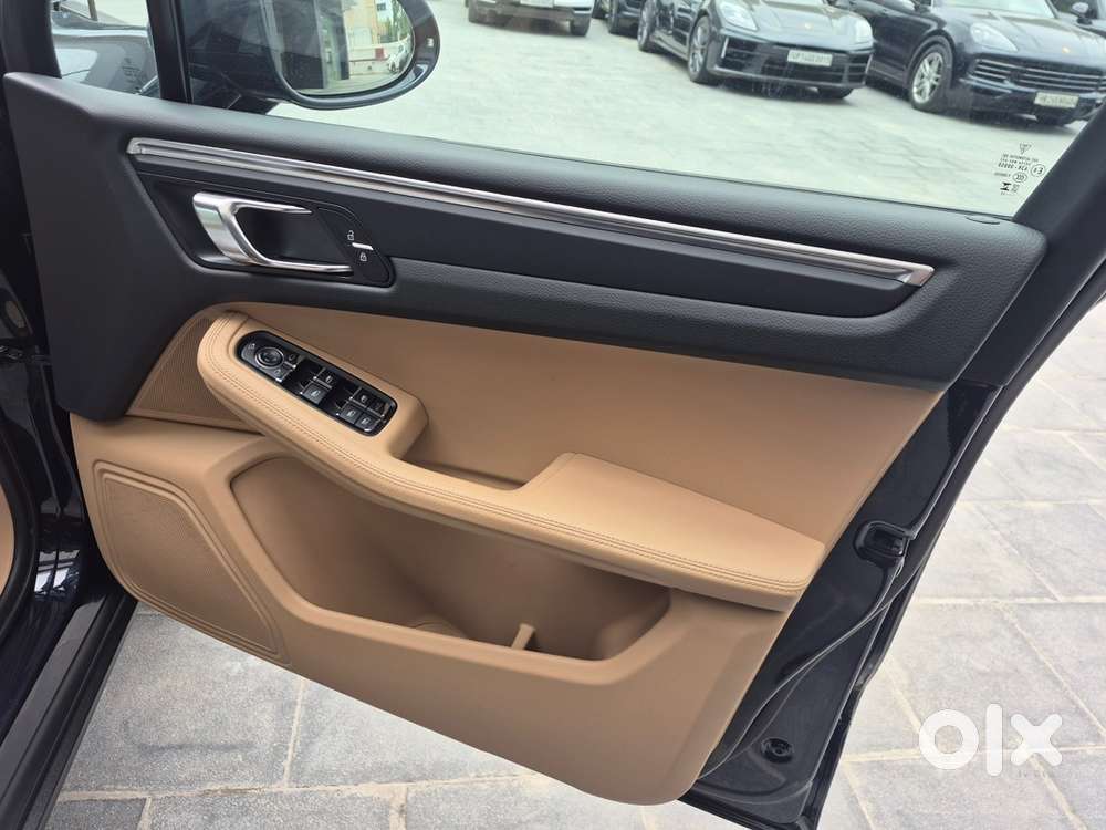 Porsche Macan  Sports Chrono 2023 : 12000 Km Only Driven