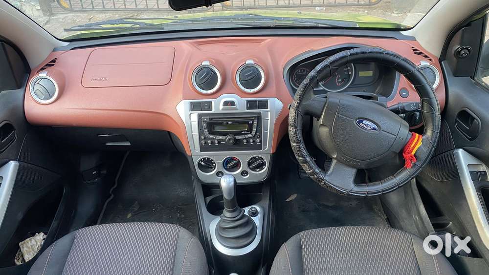 Ford Figo 2010-2012 Petrol Titanium, 2010, Petrol