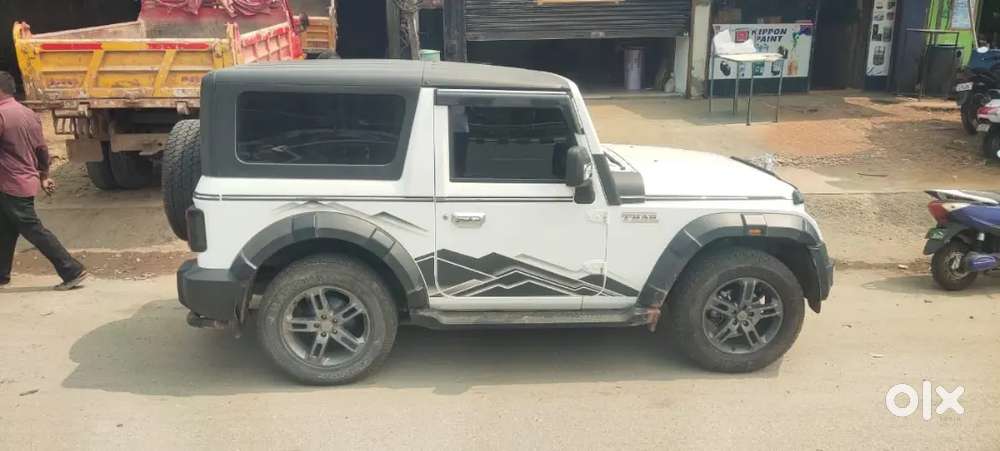 Thar White Colour 2 Wheel Driveing