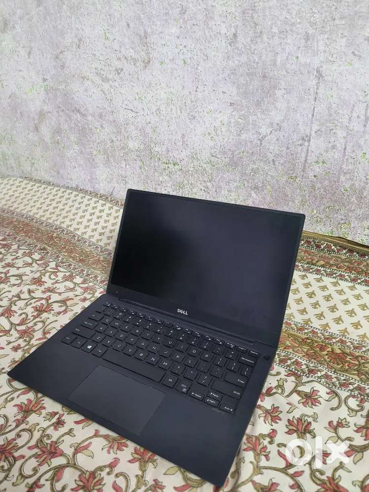 Dell xps 13 i7 8th gen 8/257 SSD