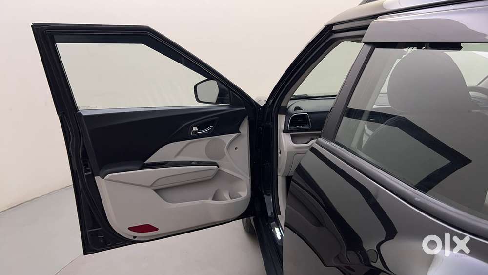 Mahindra Xuv300 W8 Amt Optional Diesel, 2024, Petrol