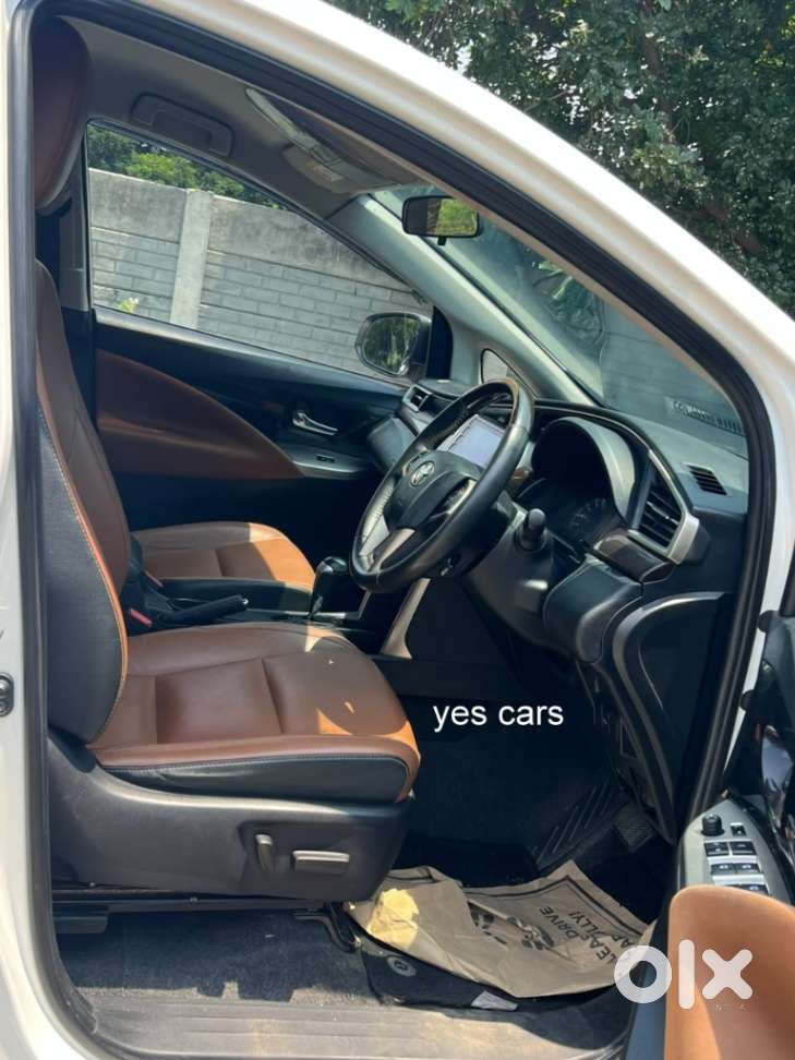 Toyota Innova Crysta 2.8 Z, 2022, Petrol