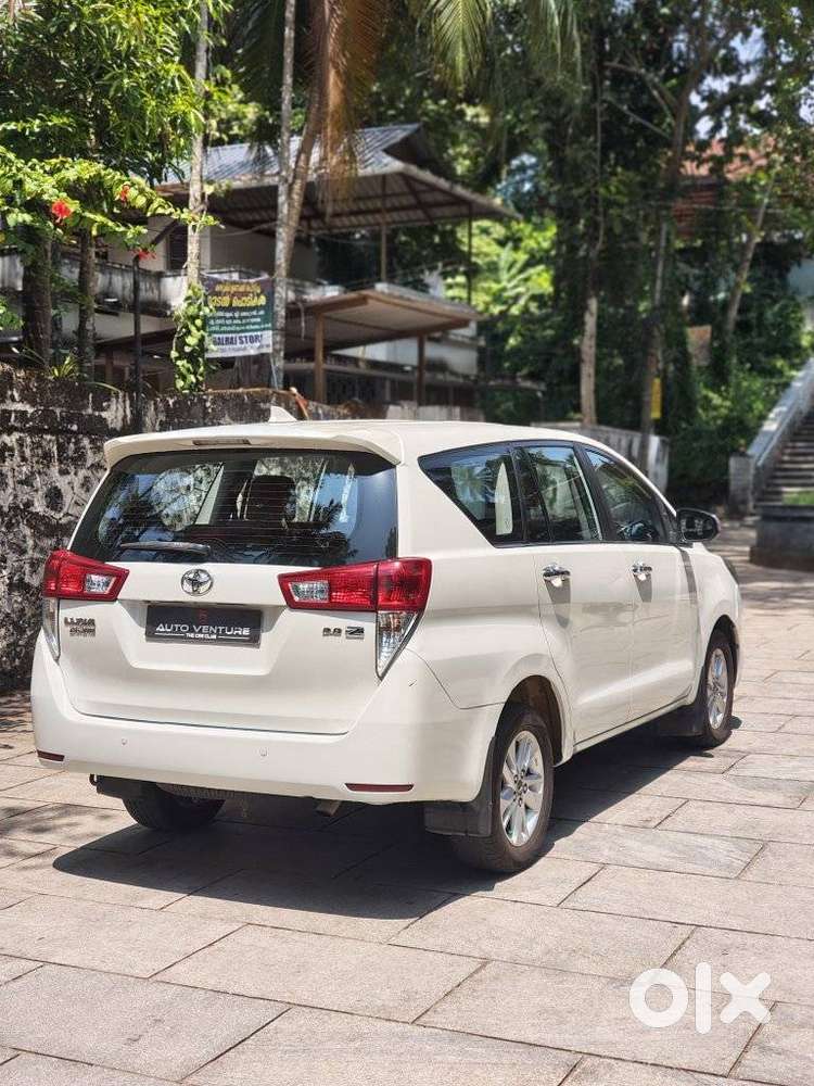 Toyota Innova Crysta 2.8z Automatic, 2016, Diesel