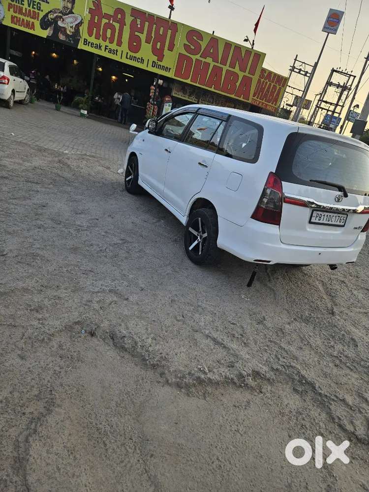 Toyota Innova 2015 Diesel 215000 Km Driven