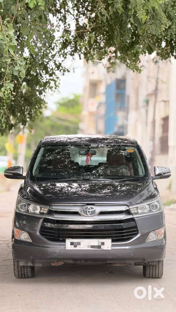 Toyota Innova Crysta 2.8z Automatic, 2016, Diesel