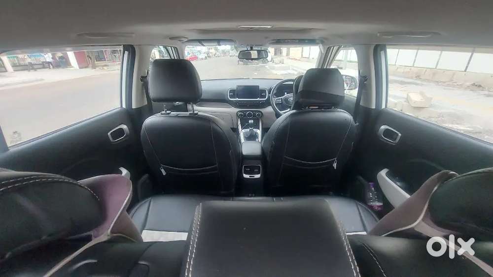 Hyundai Venue 2023 Petrol 18400 Km Driven