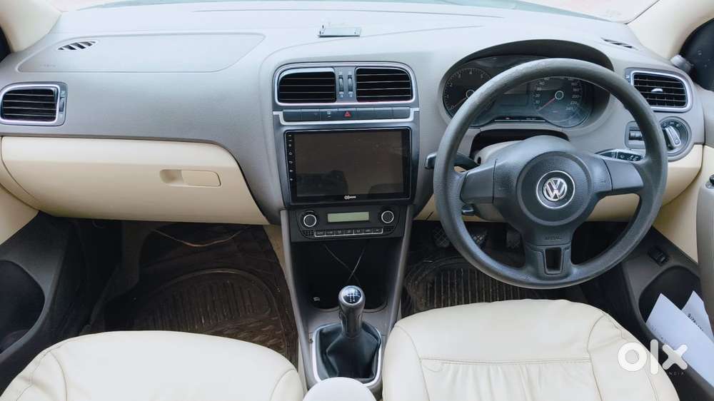 Volkswagen Vento 2010-2013 Petrol Highline, 2011, Petrol